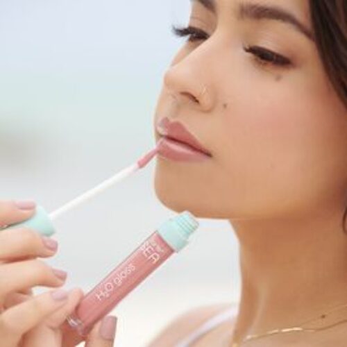 2204-H2O-gloss-lip-gloss-ALT-6